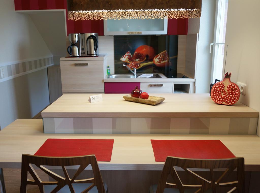 Deluxe Apartments Der "Alten Apotheke" Преров Номер фото
